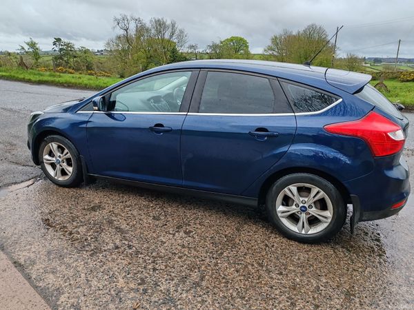 Ford Focus Hatchback, Petrol, 2012, Blue