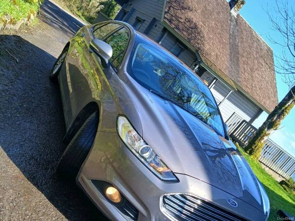 Ford Mondeo Hatchback, Diesel, 2015, Brown