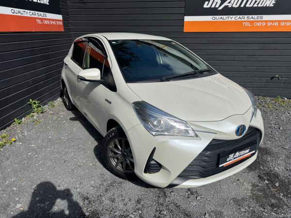 Toyota Yaris Hatchback, Petrol Hybrid, 2018, White