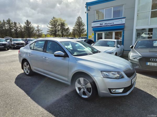 Skoda Octavia Saloon, Diesel, 2015, Silver