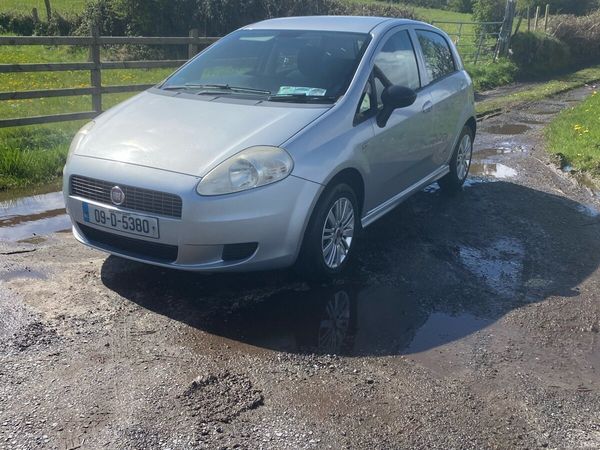 Fiat Punto Hatchback, Petrol, 2009, Grey