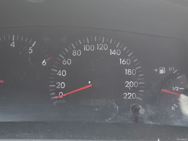 Toyota Corolla Saloon, Diesel, 2005, Red