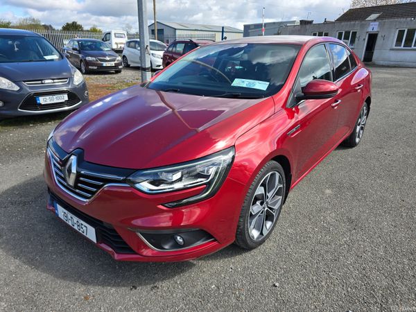 Renault Megane Saloon, Petrol, 2019, Red