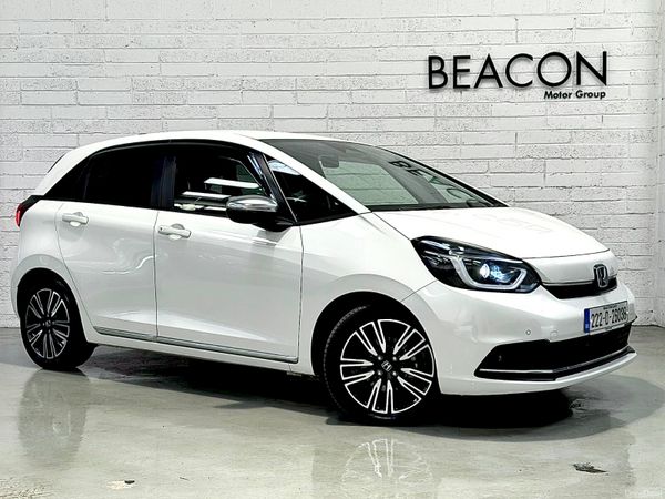 Honda Fit Hatchback, Petrol Hybrid, 2022, White