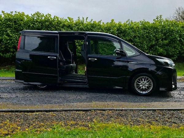 Toyota Voxy MPV, Petrol Hybrid, 2017, Black