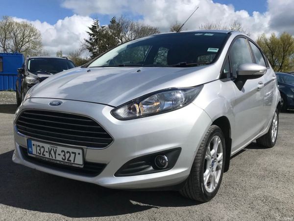 Ford Fiesta Hatchback, Petrol, 2013, Silver