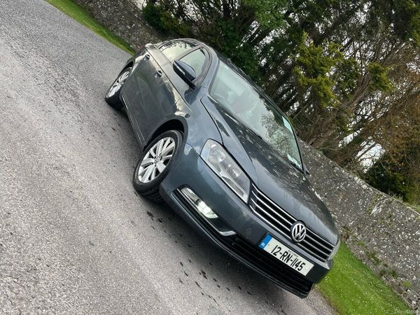 Volkswagen Passat Saloon, Diesel, 2012, Grey