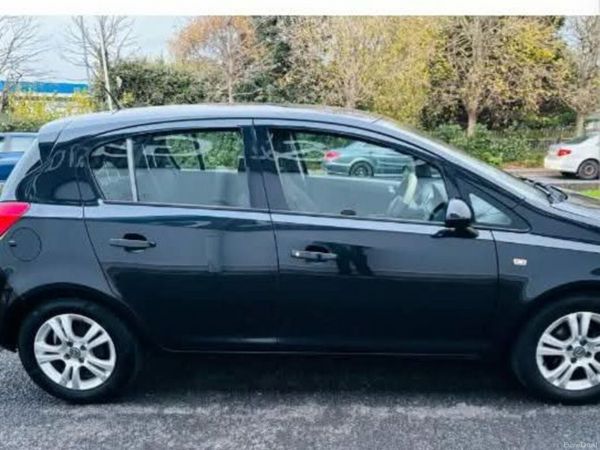 Opel Corsa Hatchback, Petrol, 2012, Black