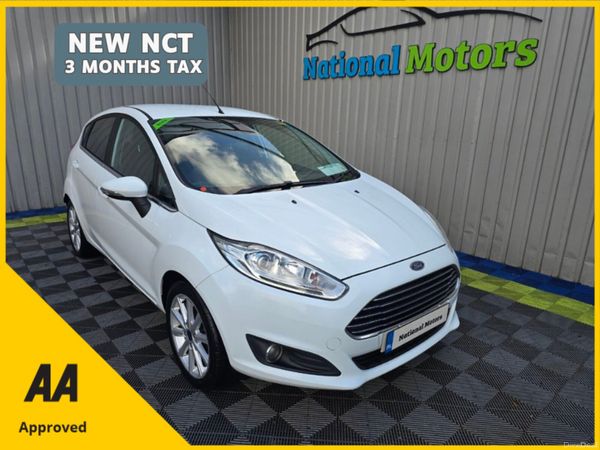 Ford Fiesta Hatchback, Petrol, 2015, White