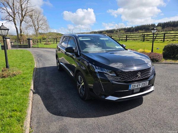 Peugeot 5008 MPV, Petrol, 2022, Black