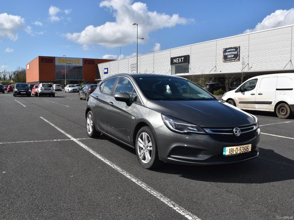 Vauxhall Astra Hatchback, Diesel, 2018, Grey