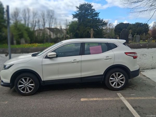 Nissan Qashqai Hatchback, Diesel, 2016, White