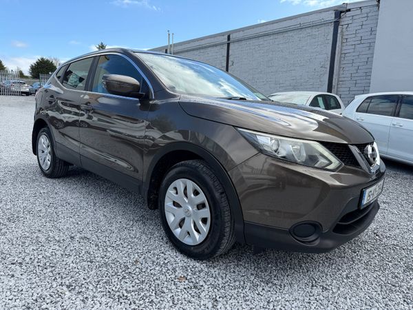 Nissan Qashqai Hatchback, Petrol, 2015, Brown