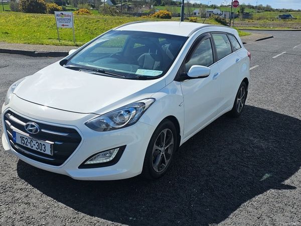 Hyundai i30 Estate/Jeep, Diesel, 2015, White