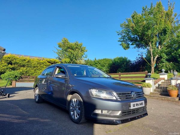 Volkswagen Passat Saloon, Diesel, 2012, Grey
