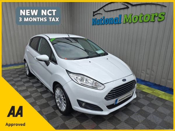 Ford Fiesta Hatchback, Petrol, 2015, White