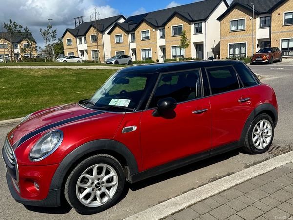 Mini Other Estate/Jeep, Diesel, 2015, Red
