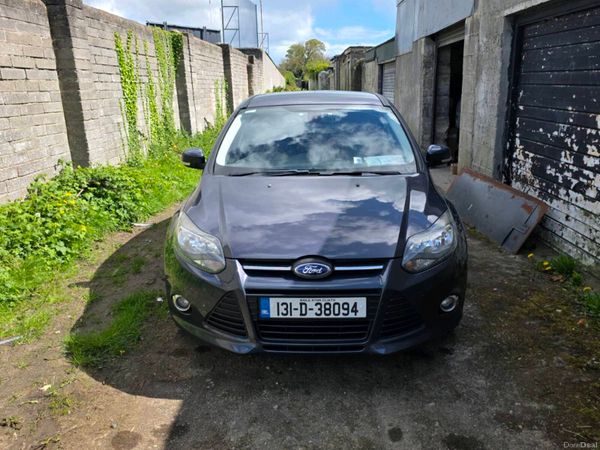 Ford Focus Hatchback, Petrol, 2013, Grey