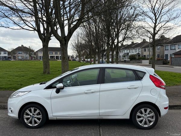 Ford Fiesta Hatchback, Diesel, 2010, White