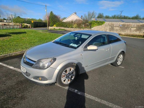 Opel Astra Hatchback, Petrol, 2008, Yellow