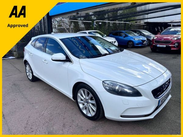 Volvo V40 Hatchback, Petrol, 2014, White