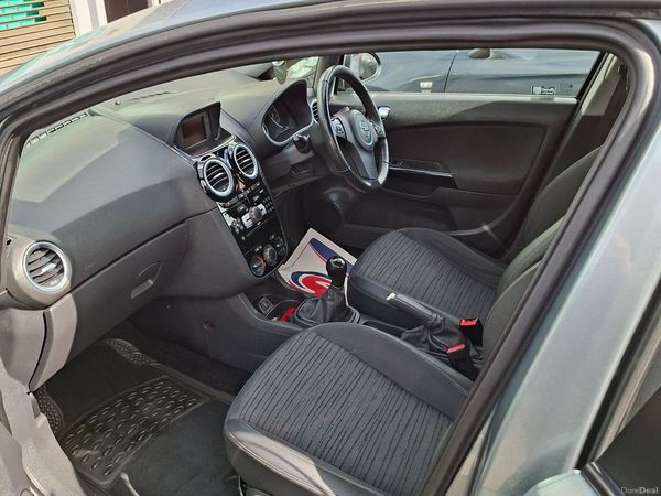 Opel Corsa Hatchback, Petrol, 2014, Silver
