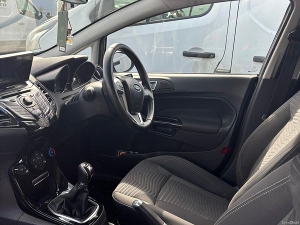 Ford Fiesta Hatchback, Petrol, 2013, Black