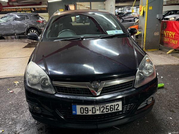 Vauxhall Astra Hatchback, Petrol, 2009, Black