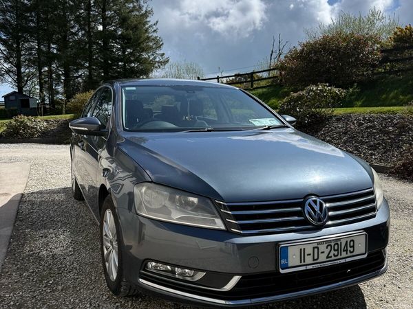 Volkswagen Passat Saloon, Diesel, 2011, Grey