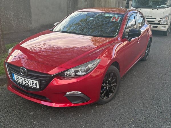 Mazda Mazda3 Hatchback, Petrol, 2015, Red