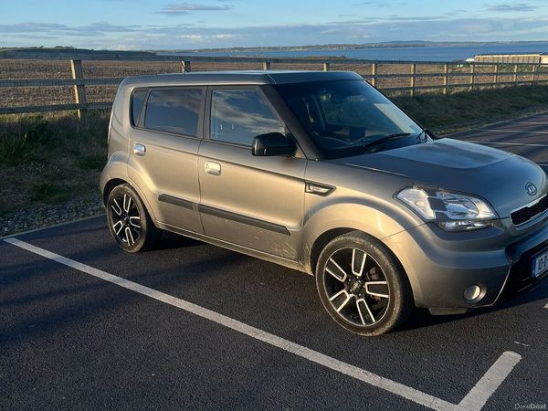 Kia Soul Hatchback, Diesel, 2010, Silver