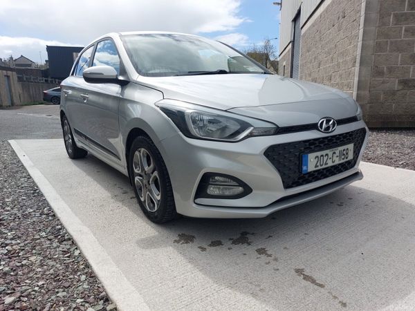 Hyundai i20 Hatchback, Petrol, 2020, Silver