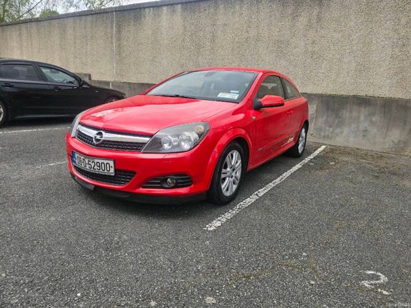 Opel Astra Hatchback, Petrol, 2008, Red