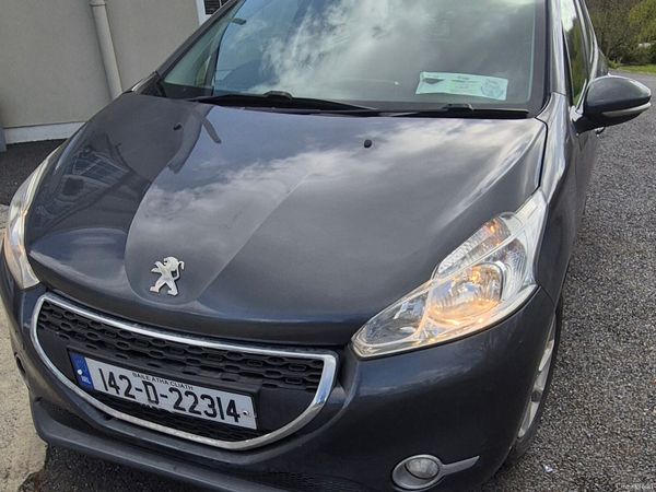 Peugeot 208 Hatchback, Petrol, 2014, Grey
