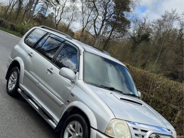 Suzuki Grand Vitara SUV, Diesel, 2005, Silver