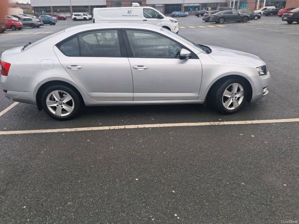 Skoda Octavia Saloon, Diesel, 2016, Silver