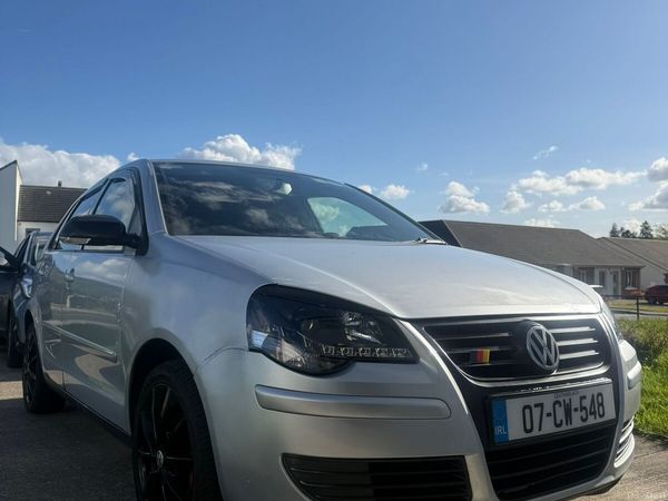 Volkswagen Polo Hatchback, Petrol, 2007, Silver