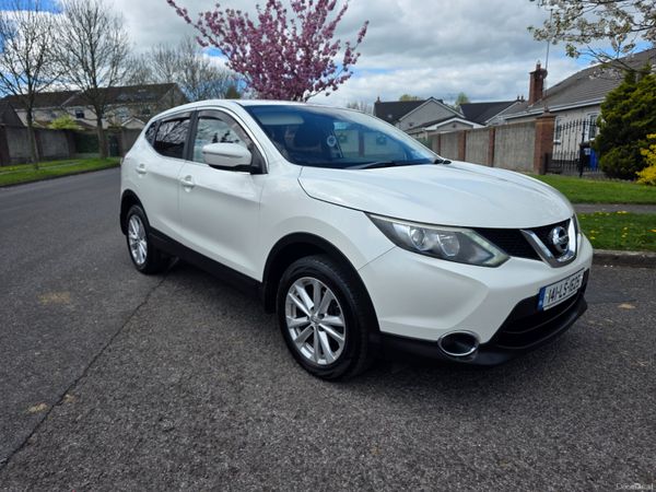 Nissan Qashqai Hatchback, Diesel, 2014, White