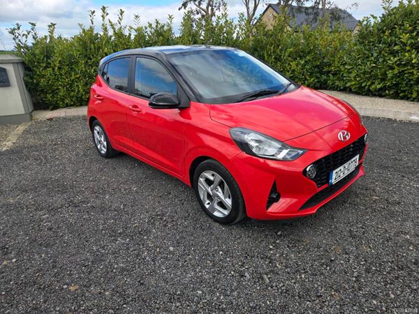 Hyundai i10 Hatchback, Petrol, 2021, Red
