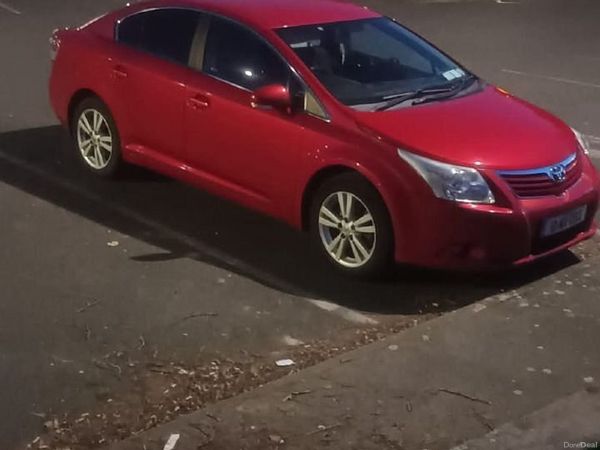 Toyota Avensis Saloon, Diesel, 2010, Red