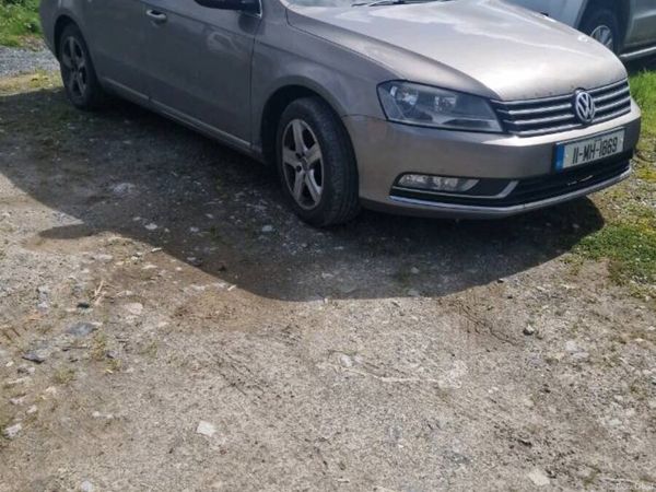 Volkswagen Passat Saloon, Diesel, 2011, Brown