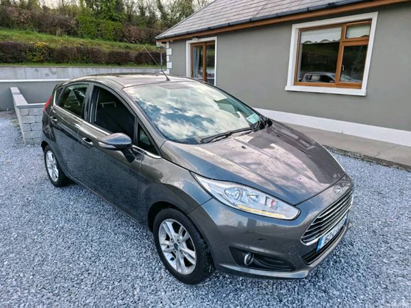 Ford Fiesta Hatchback, Petrol, 2016, Grey