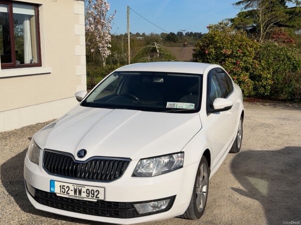 Skoda Octavia Saloon, Diesel, 2015, White