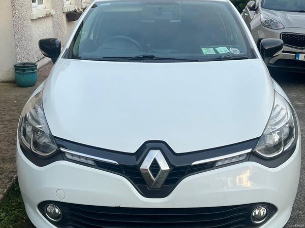 Renault Clio Hatchback, Diesel, 2015, White