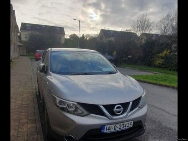 Nissan Qashqai Hatchback, Petrol, 2014, Silver