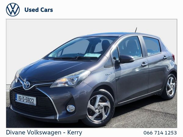 Toyota Yaris Hatchback, Petrol Hybrid, 2015, Grey