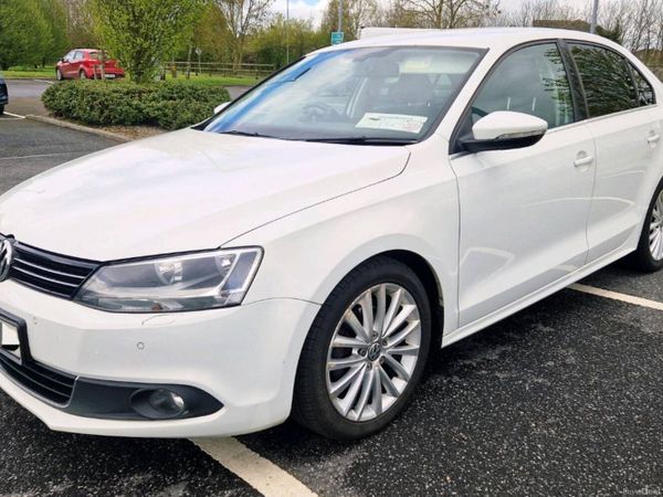 Volkswagen Jetta Saloon, Diesel, 2014, White