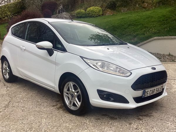 Ford Fiesta Hatchback, Petrol, 2013, White