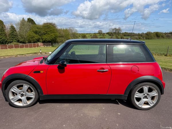 Mini Cooper Hatchback, Petrol, 2005, Red