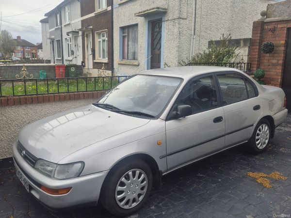 Toyota Corolla Saloon, Petrol, 1993, Silver